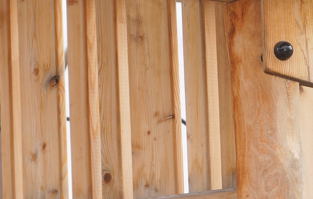 Les palissades, le mur d'escalade, la passerelle, la tablette et le tunnel