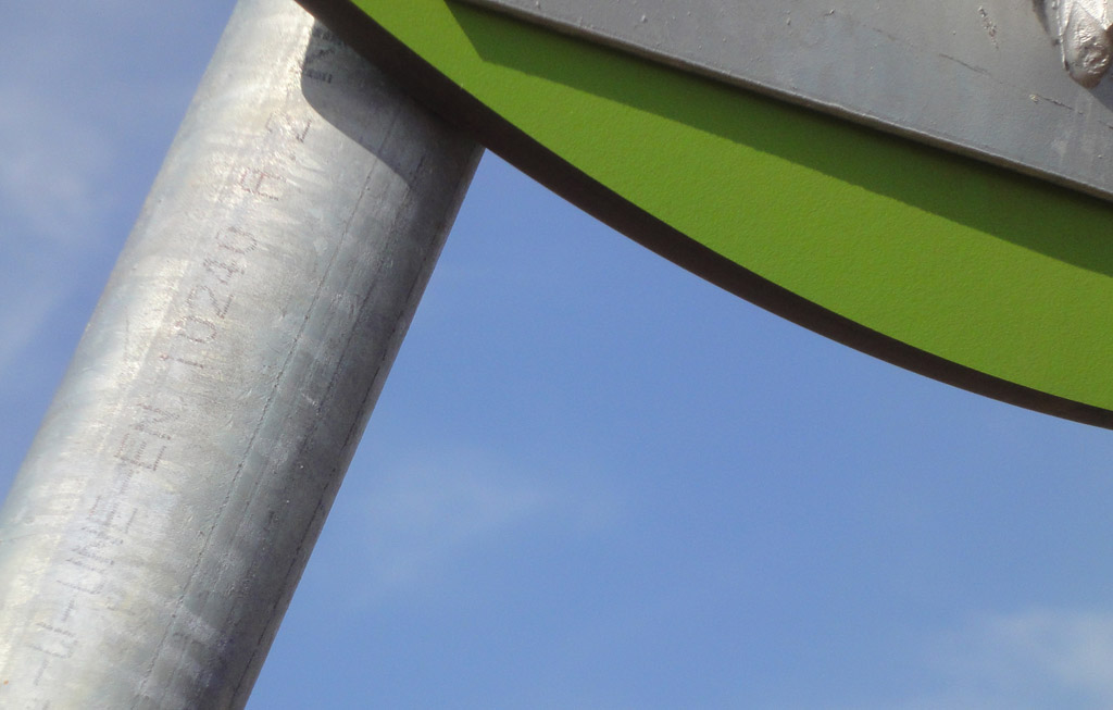 Les pieds du portique