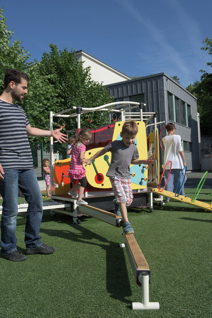 Parcours d'équilibre pour école maternelle