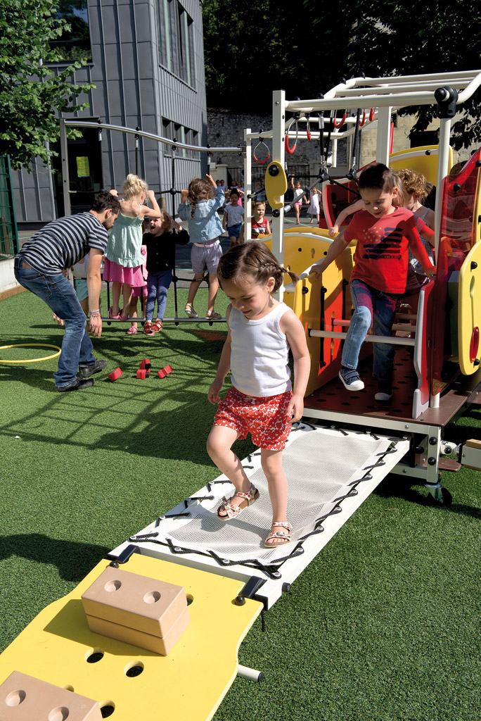 Aire de jeux pour école maternelle