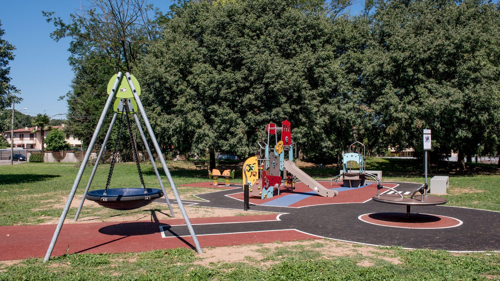Une aire de jeux totalement inclusive à Robecco sul Naviglio