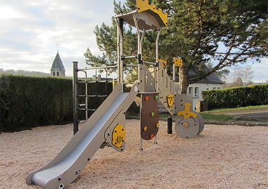 Aire de jeux, thème médiéval – Dampierre-en-Yvelines (78)