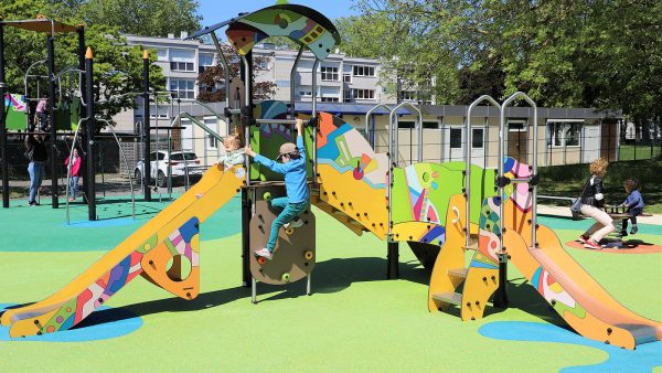 Aire de jeux extérieurs pour enfants, parc et aire de jeux