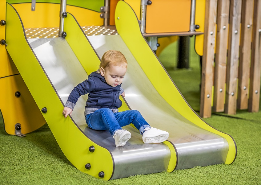 Toboggan pour la petite enfance