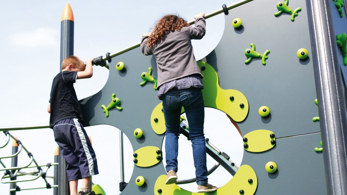 Aire de jeux mur d'escalade Proludic
