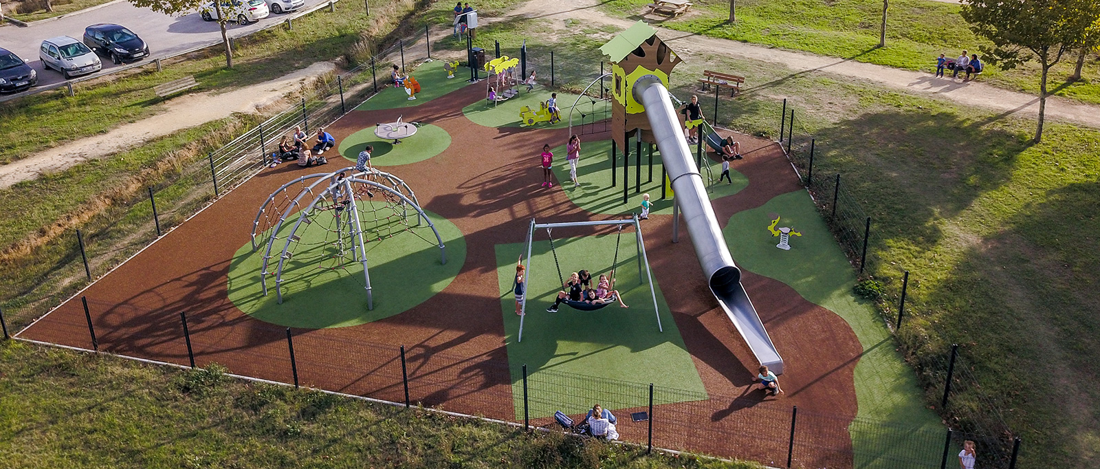 Une aire de jeux Proludic sur le thème de la nature