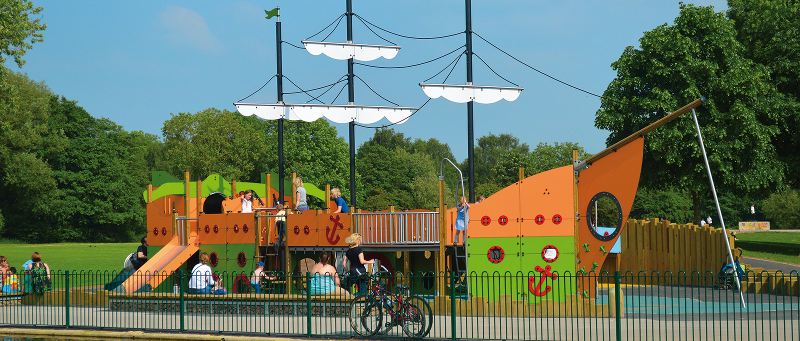 Une aire de jeux Inclusive au Markeaton Park à Derby