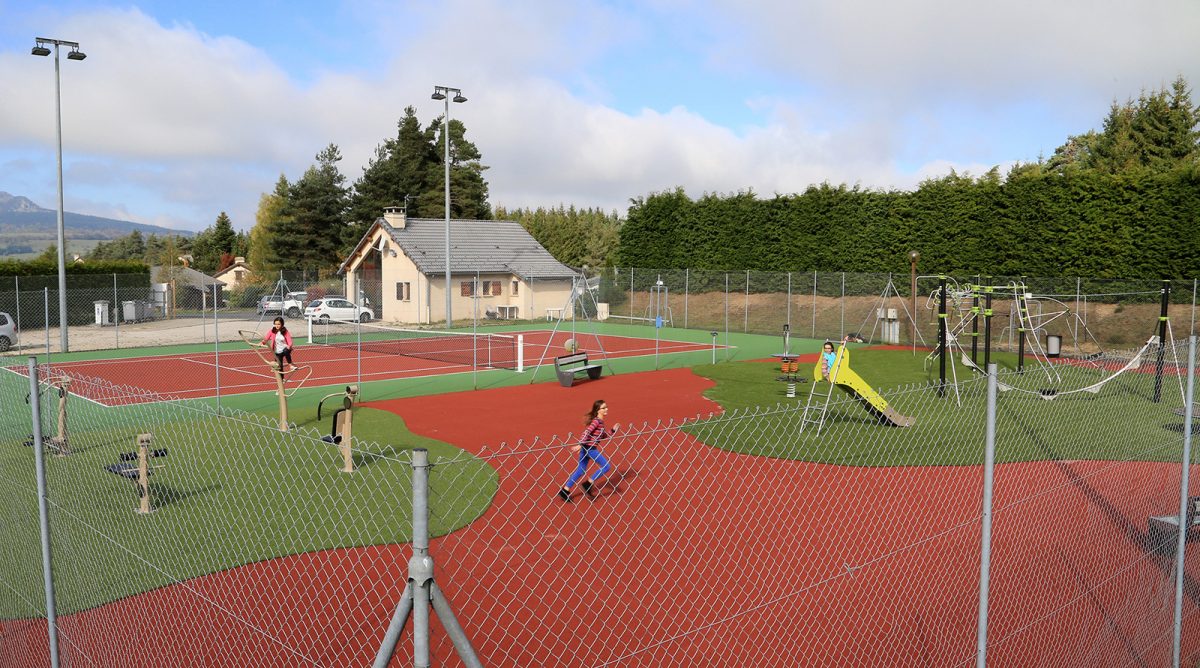 Aire de jeux dans une école