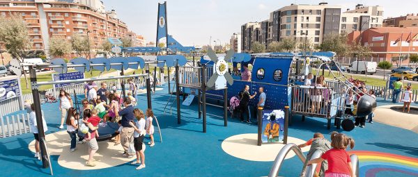 Aire de jeux sur-mesure, thème aviation – Getafe – Espagne