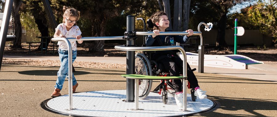 Découvrez notre guide thématique « L’aire de jeux inclusive »