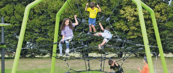 Pyramides de filets / Structures de cordage