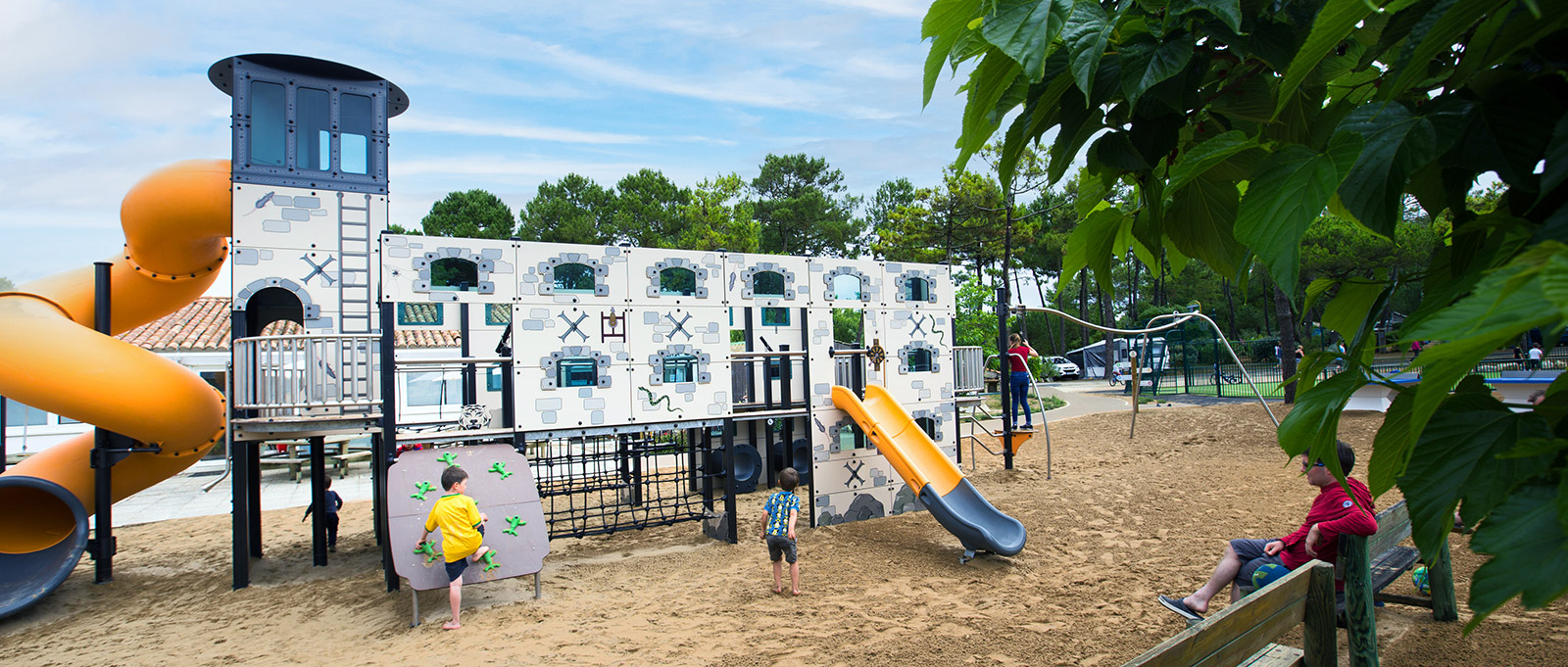 Campings, Hôtels, Résidences de vacances